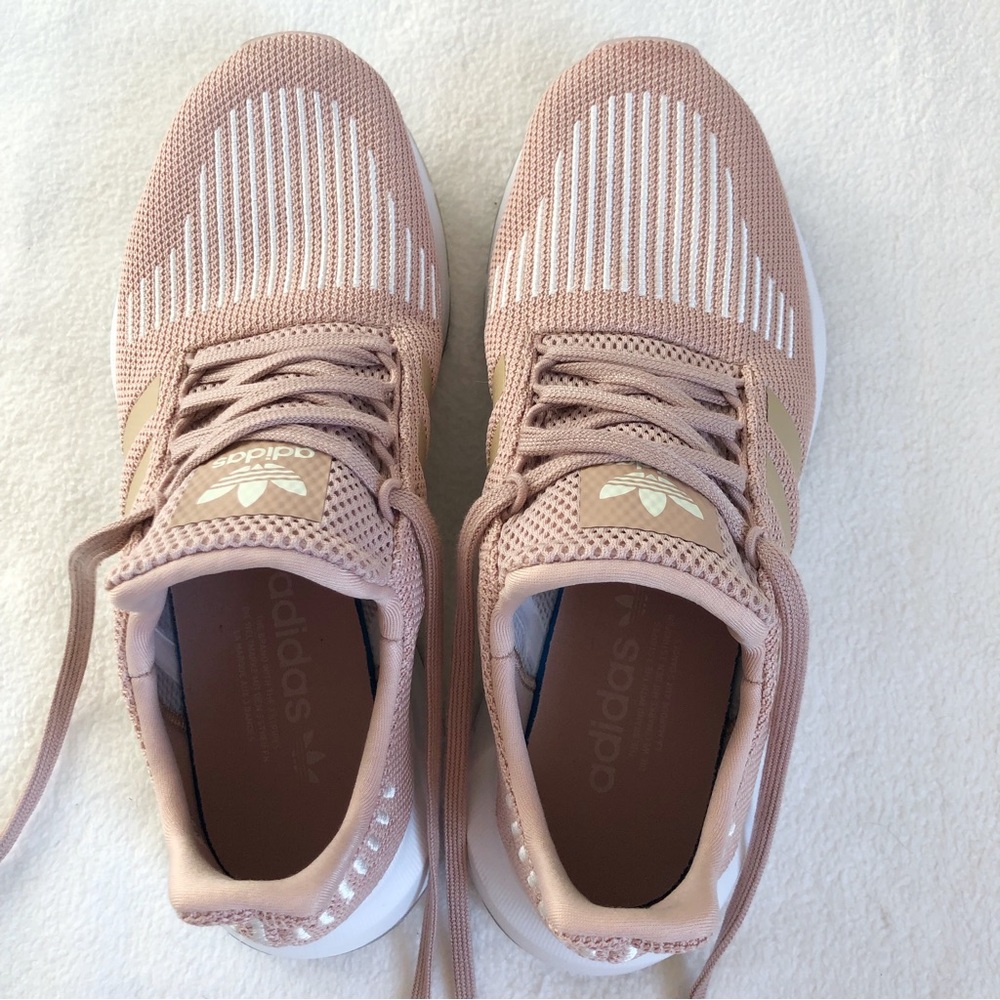 Adidas Swift Run Women’s Ashpea & White Sneaker Running Shoe, size 9 Medium - Picture 7 of 16